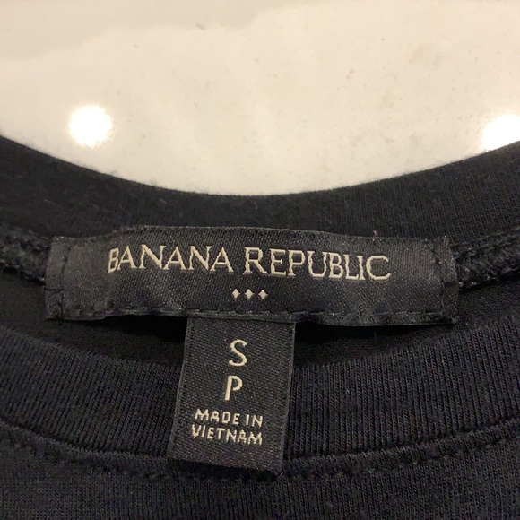 Banana Republic black flowy tank top - Picture 4 of 4